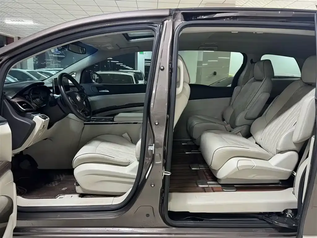 Buick GL8 2021 из CN, фото 3