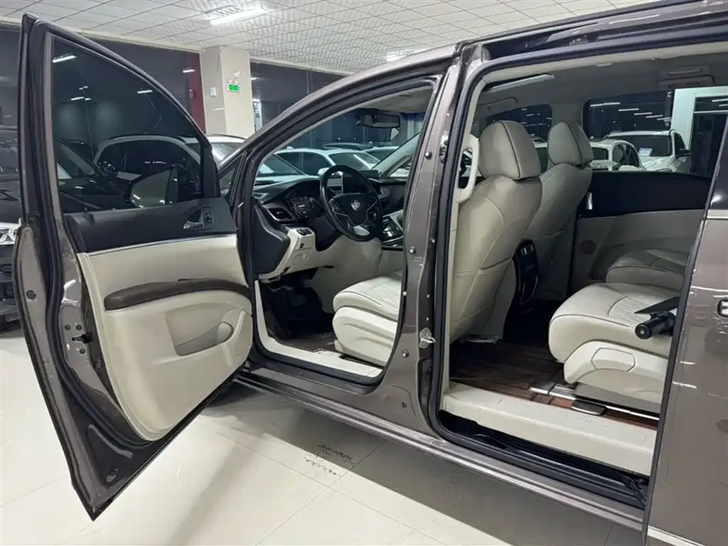 Buick GL8 2021 из CN, фото 9