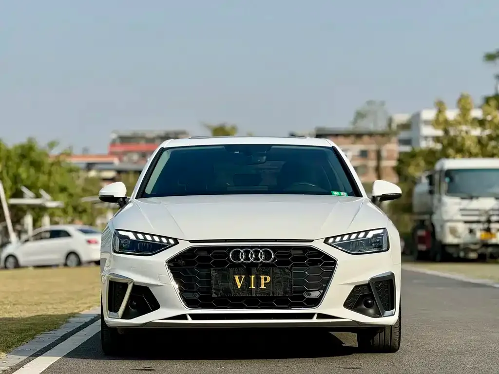 Audi A4L 2021 из CN, фото 4