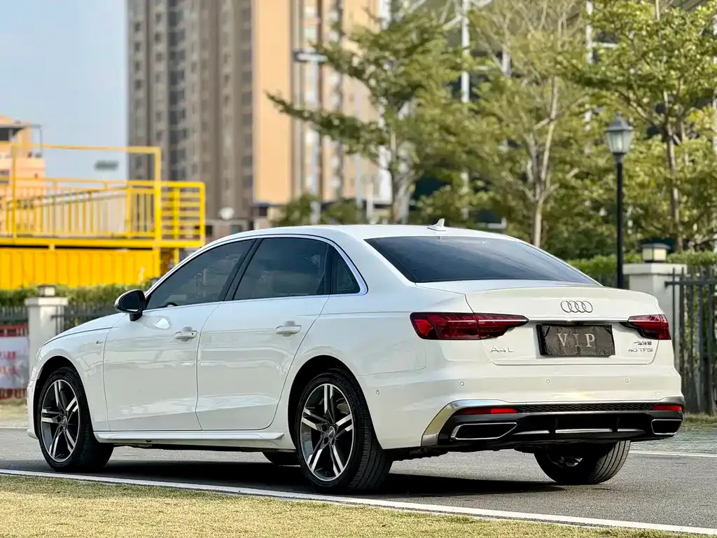 Audi A4L 2021 из CN, фото 7