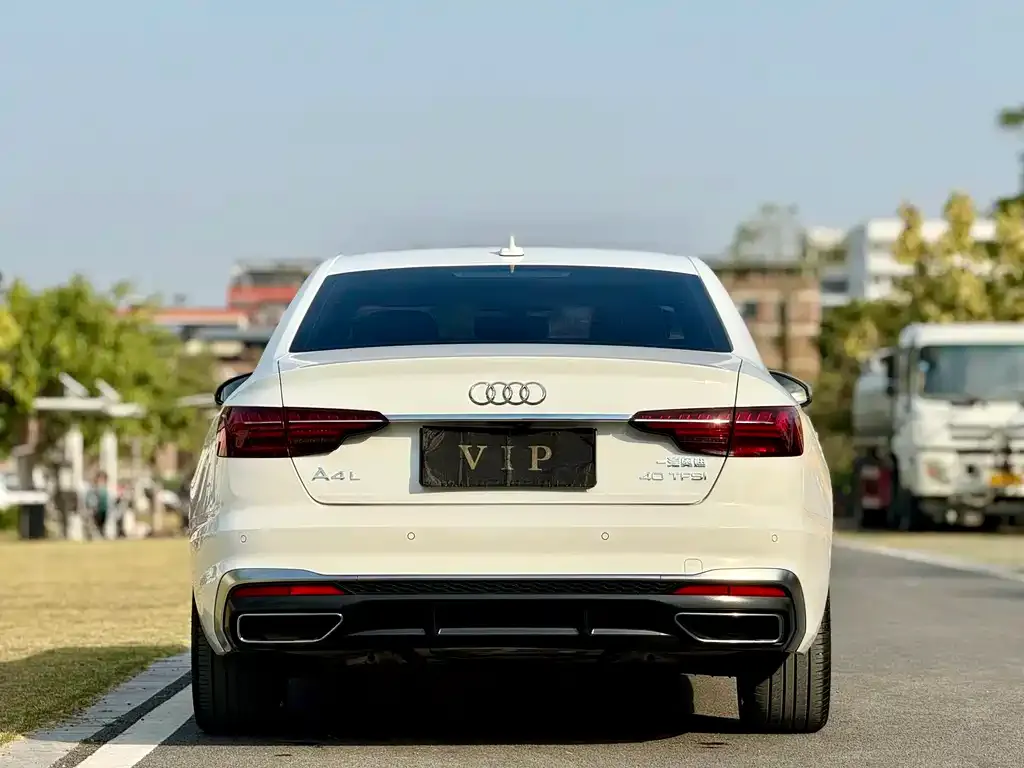 Audi A4L 2021 из CN, фото 6