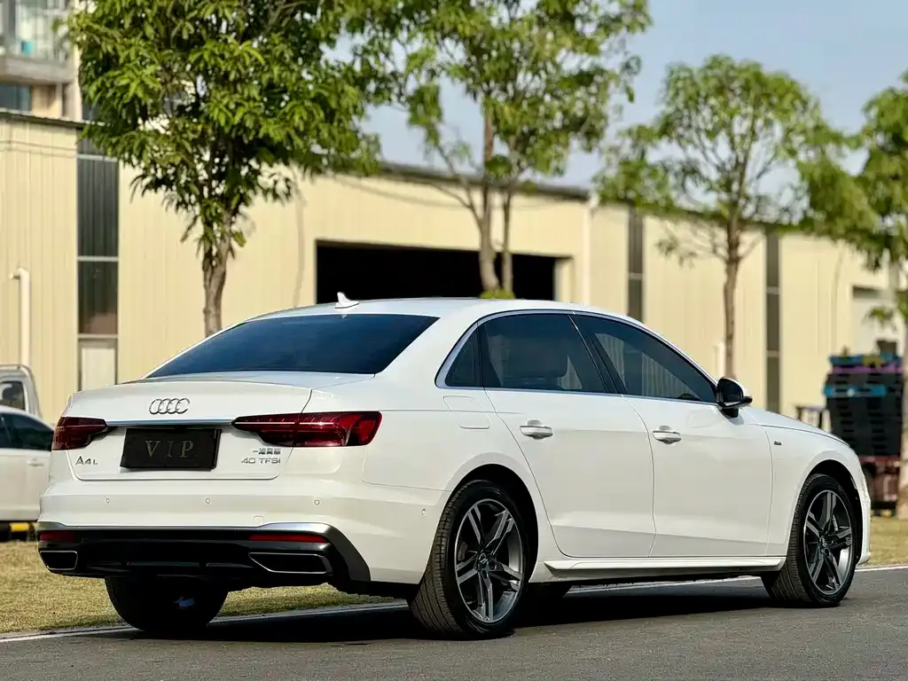 Audi A4L 2021 из CN, фото 8