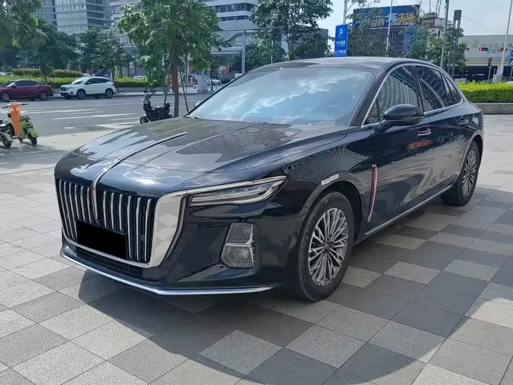 Hongqi H5 — фото 1