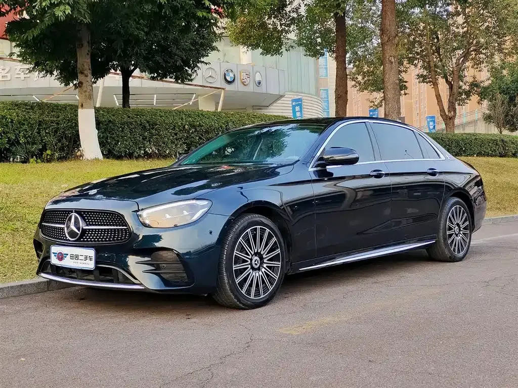 Mercedes-Benz E-Class — фото 1