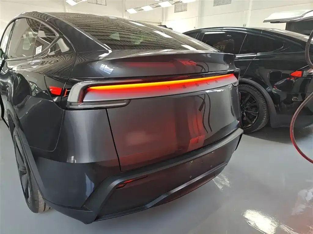 Tesla Model Y 2025 из CN, фото 5