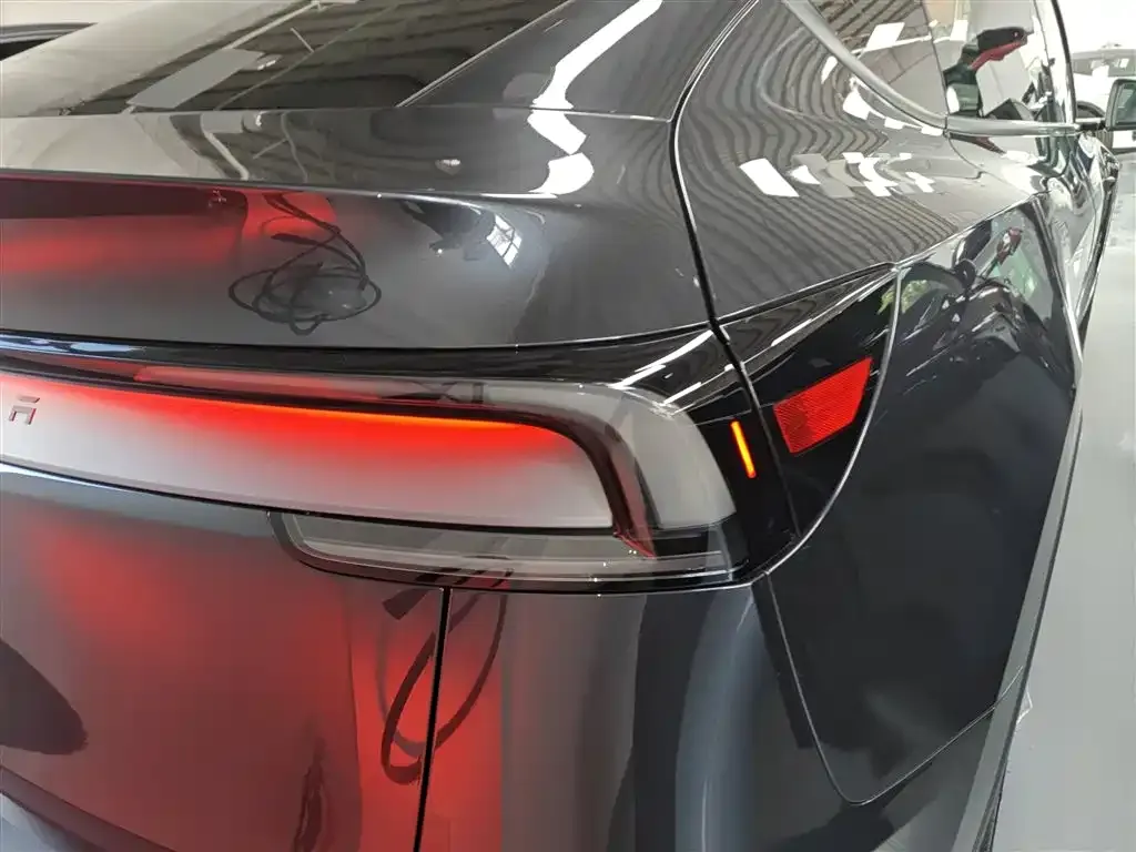 Tesla Model Y 2025 из CN, фото 10
