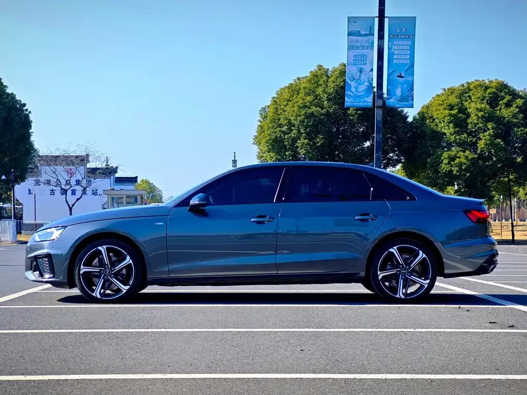 Audi A4L 2024 из CN, фото 5
