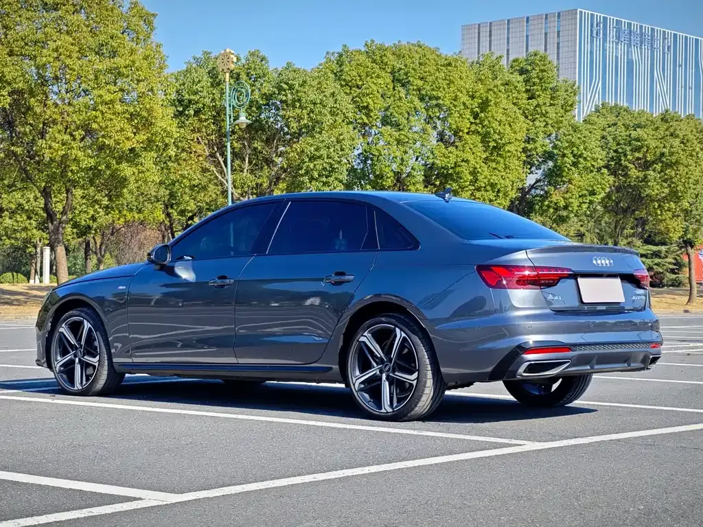 Audi A4L 2024 из CN, фото 8