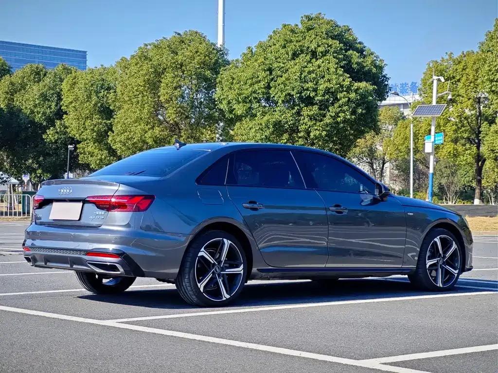 Audi A4L 2024 из CN, фото 3
