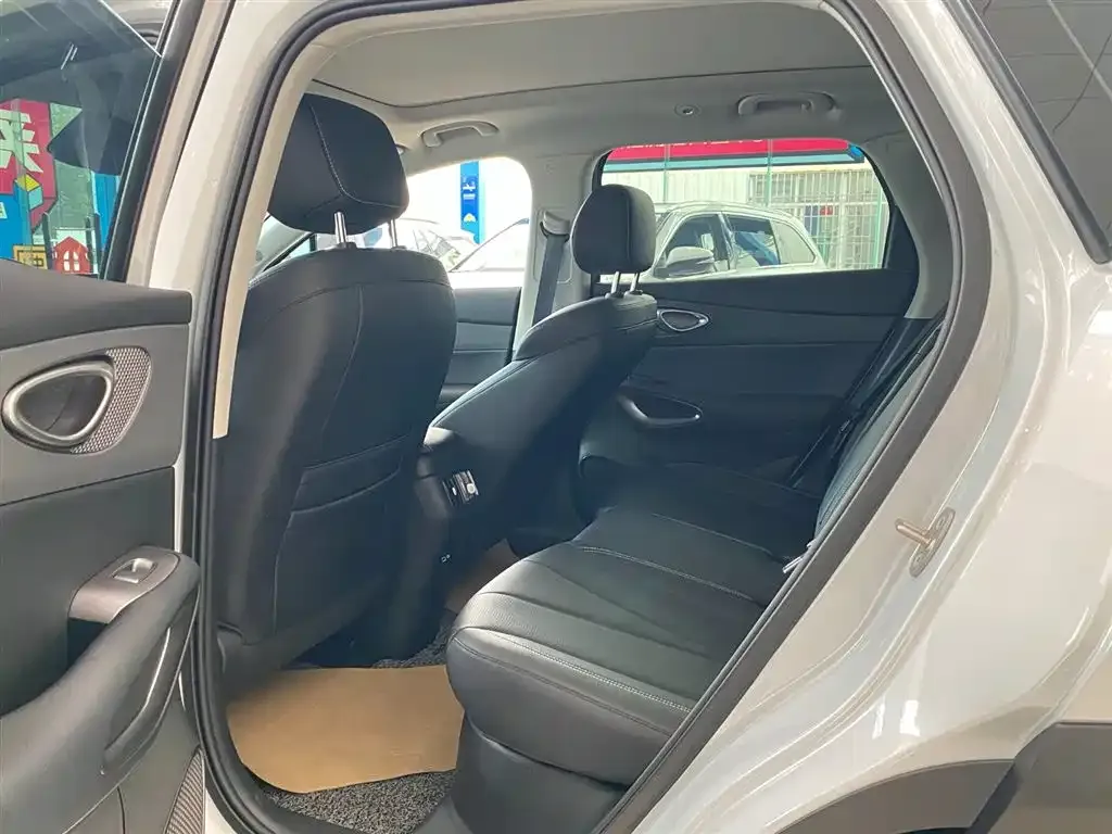 BYD Hiace 05 EV — фото 10