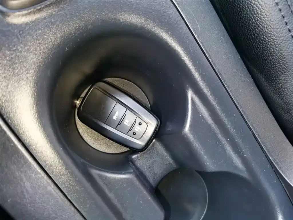 Toyota Corolla 2023 из CN, фото 5