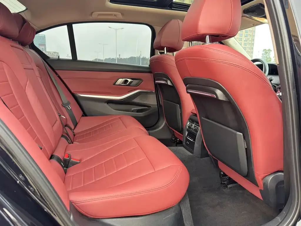 BMW 3 Series 2021 из CN, фото 10
