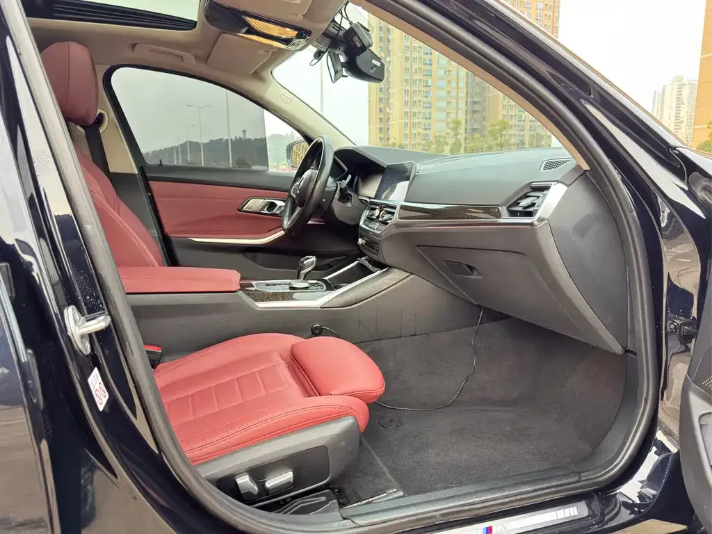BMW 3 Series 2021 из CN, фото 9