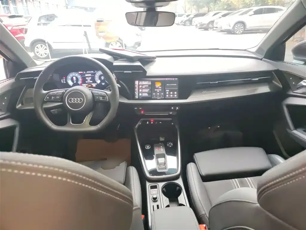 Audi A3 2023 из CN, фото 2