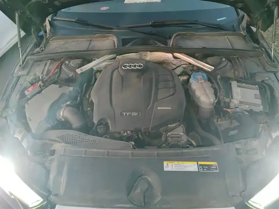 Audi A4L 2021 из CN, фото 10