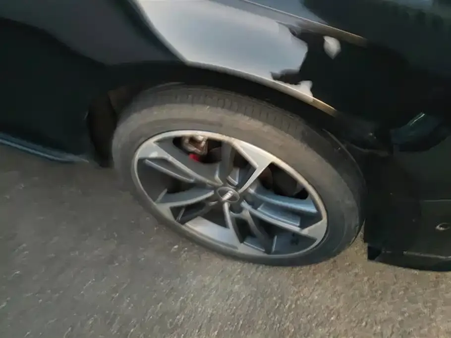 Audi A4L 2021 из CN, фото 6