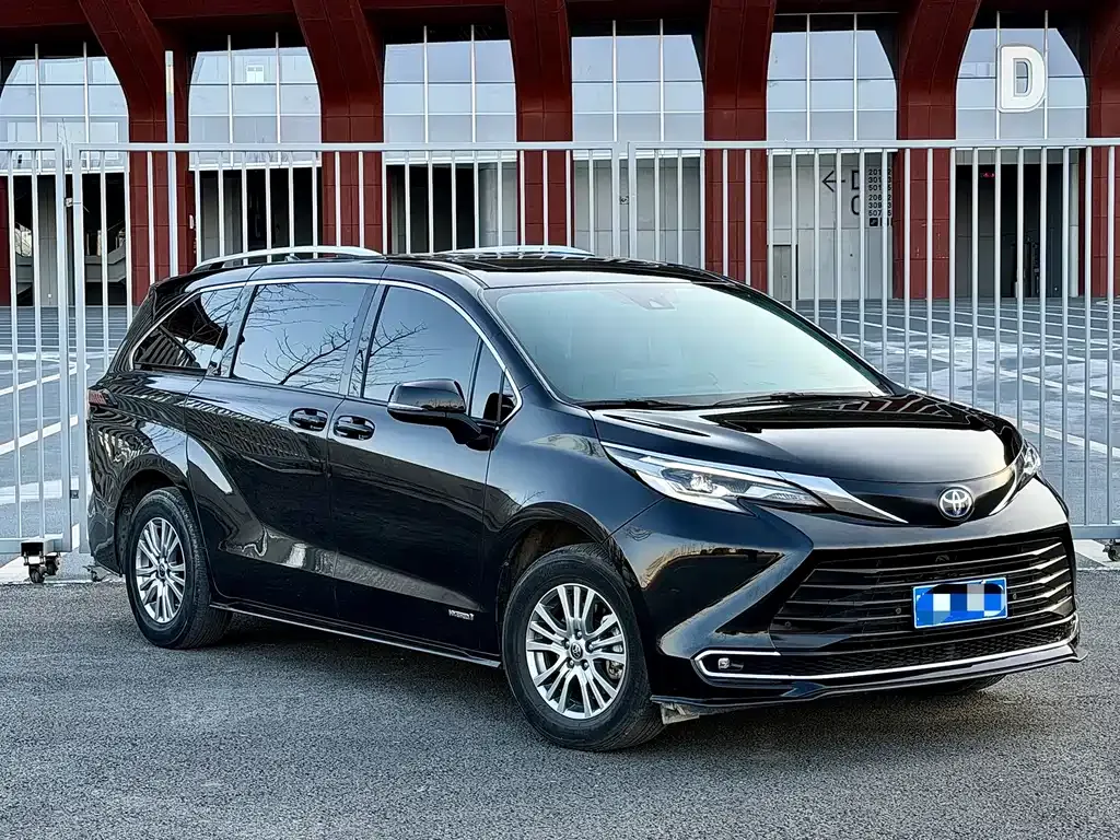 Toyota Sienna 2023 из CN, фото 8