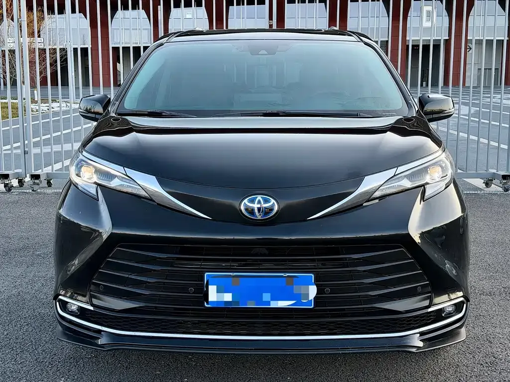 Toyota Sienna 2023 из CN, фото 6