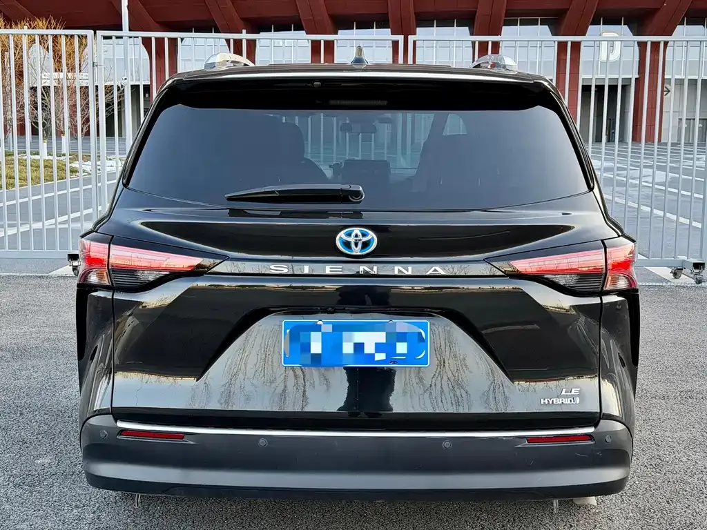 Toyota Sienna 2023 из CN, фото 5