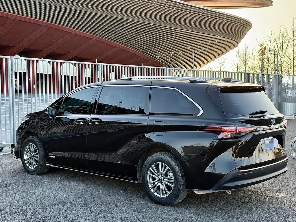 Toyota Sienna 2023 из CN, фото 10