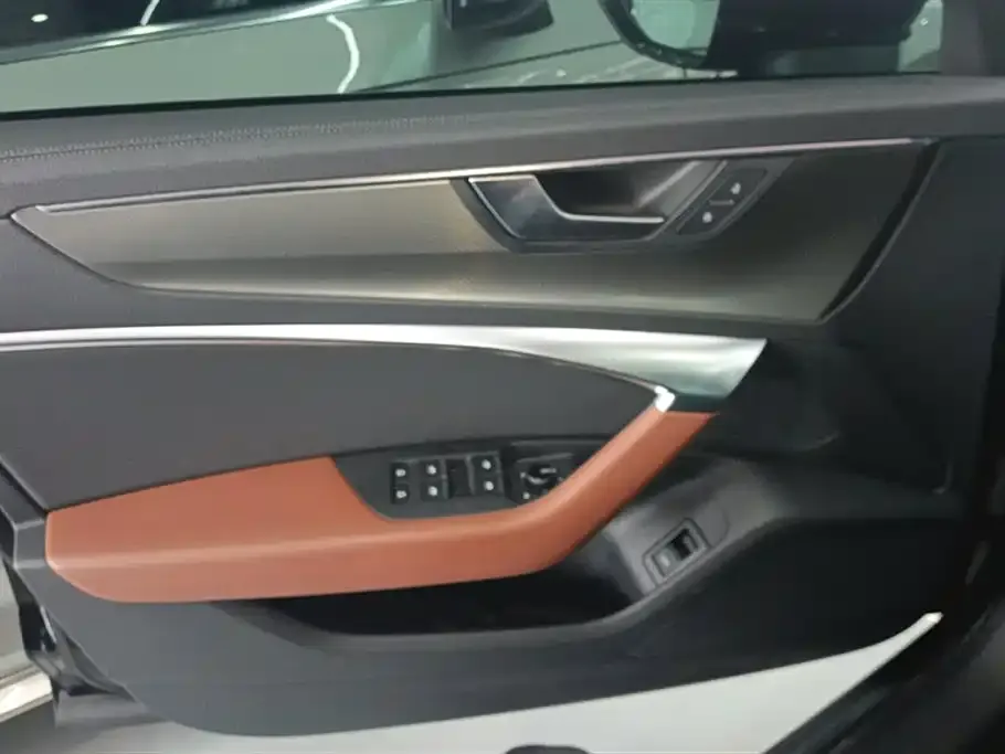 Audi A6L 2021 из CN, фото 10