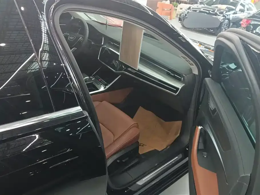 Audi A6L 2021 из CN, фото 9