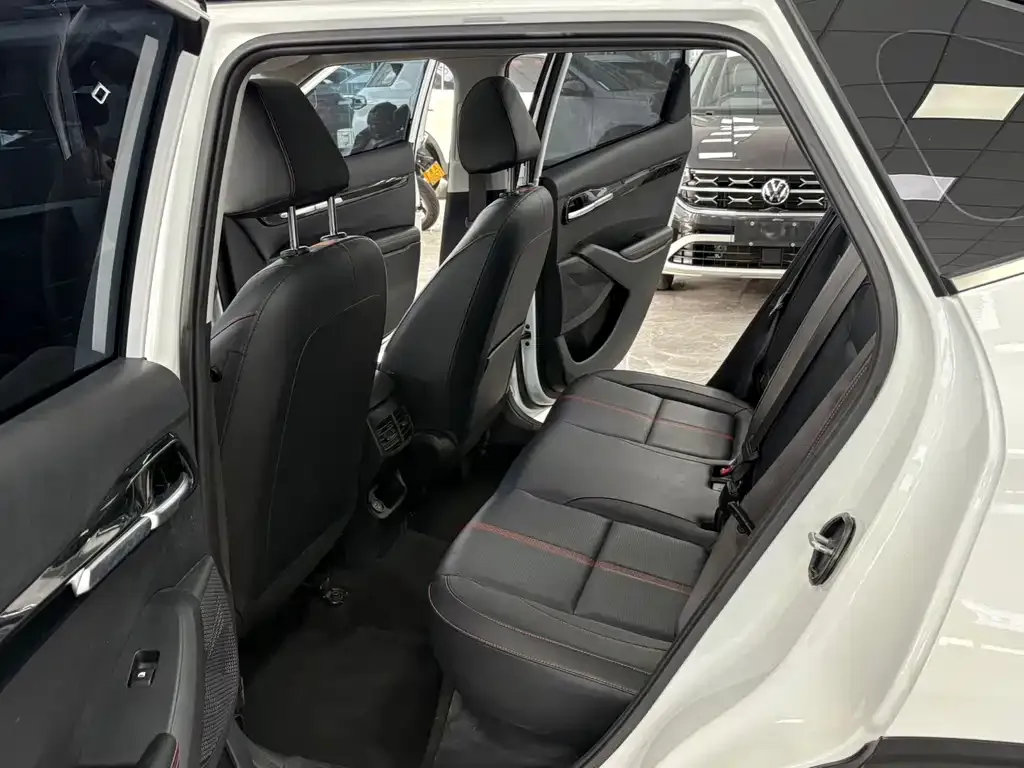 Kia KX3 2022 из CN, фото 8