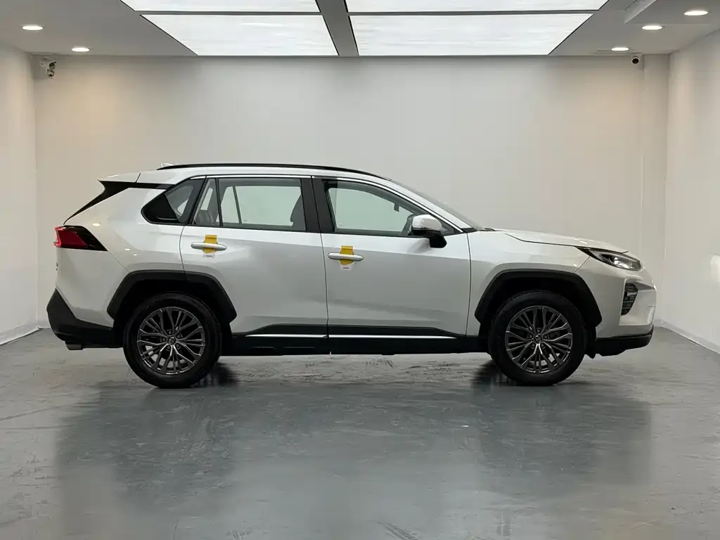 Toyota Wildlander 2023 из CN, фото 10