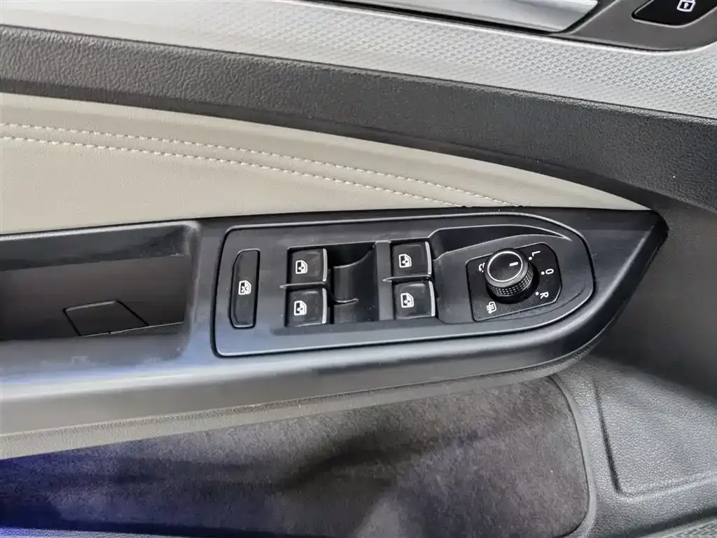 Volkswagen Golf 2021 из CN, фото 9