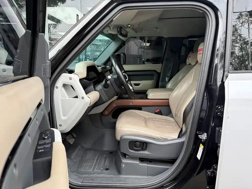 Land Rover Defender — фото 10