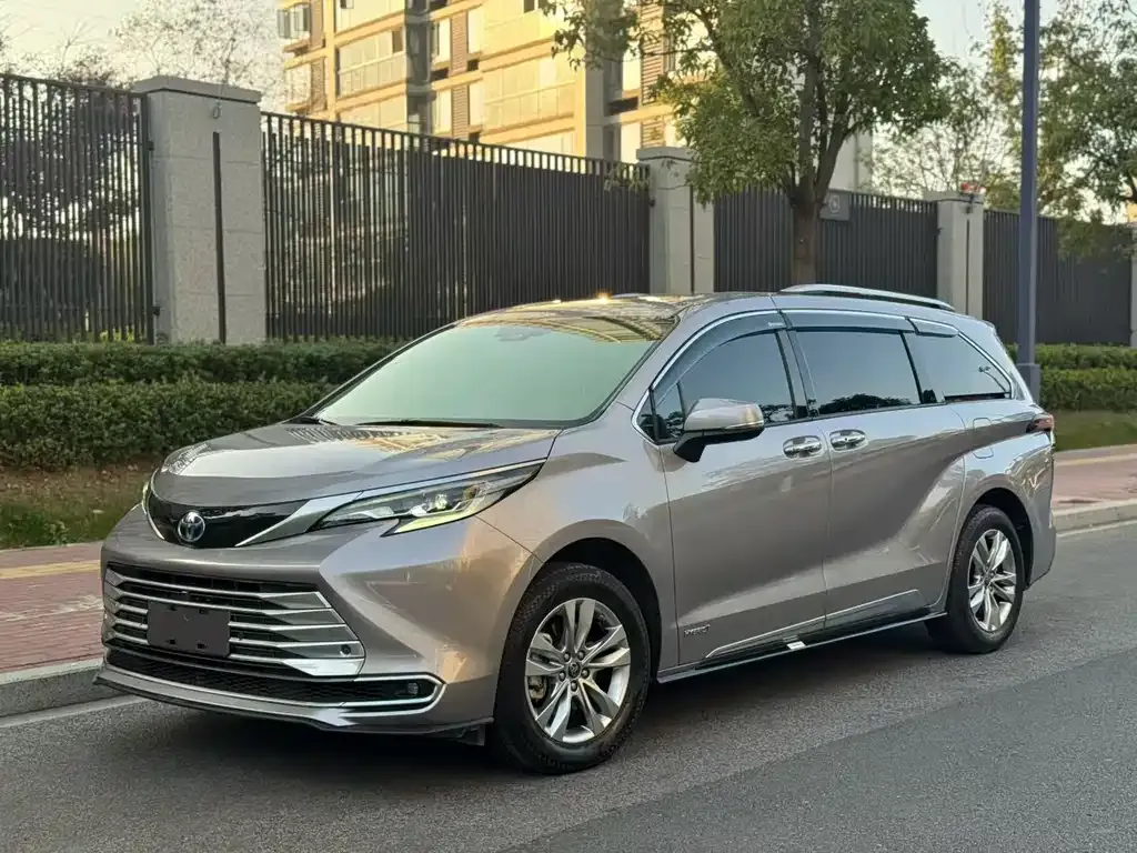 Toyota Sienna 2022 из CN, фото 1