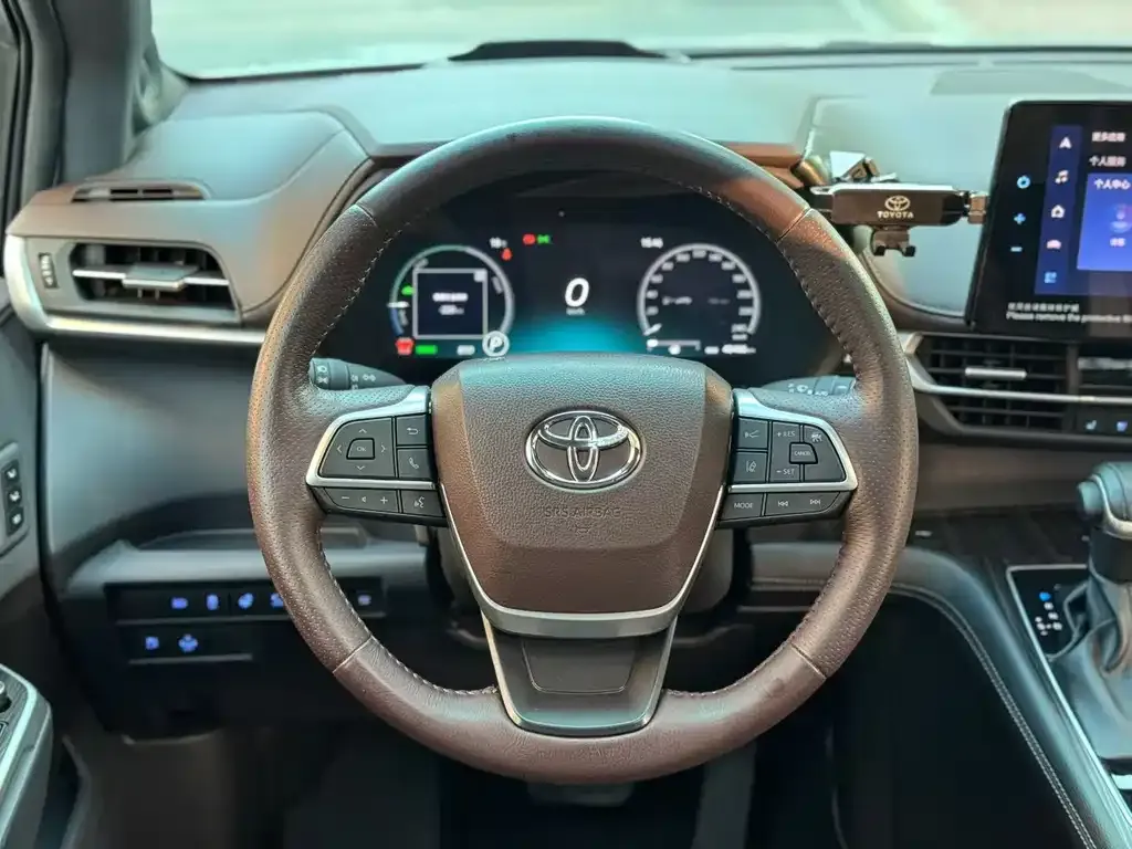 Toyota Sienna 2022 из CN, фото 2