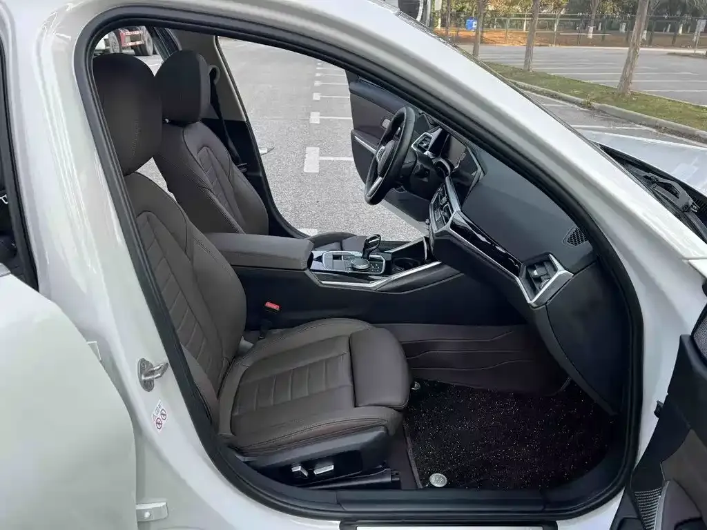 BMW 3 Series 2021 из CN, фото 5