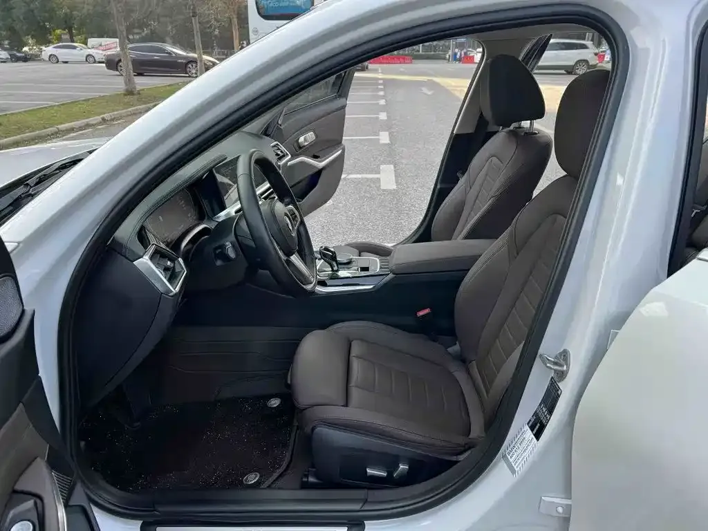 BMW 3 Series 2021 из CN, фото 7
