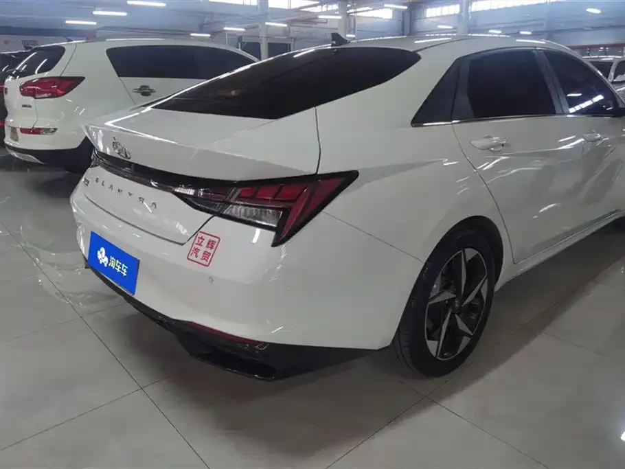 Hyundai Elantra 2023 из CN, фото 4