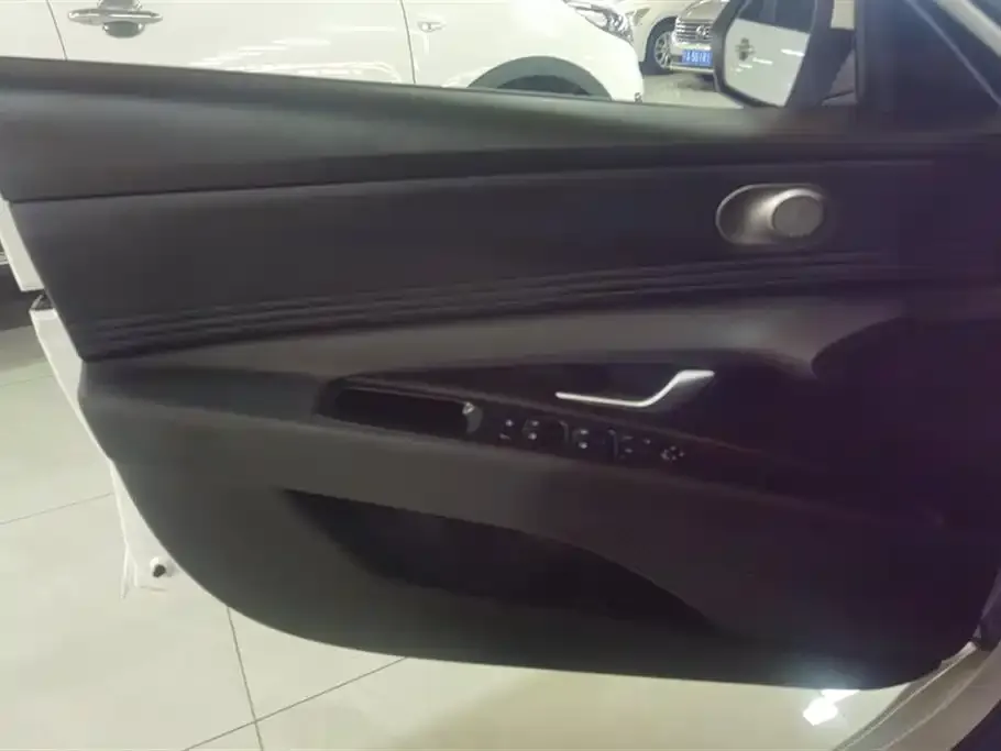 Hyundai Elantra 2023 из CN, фото 5