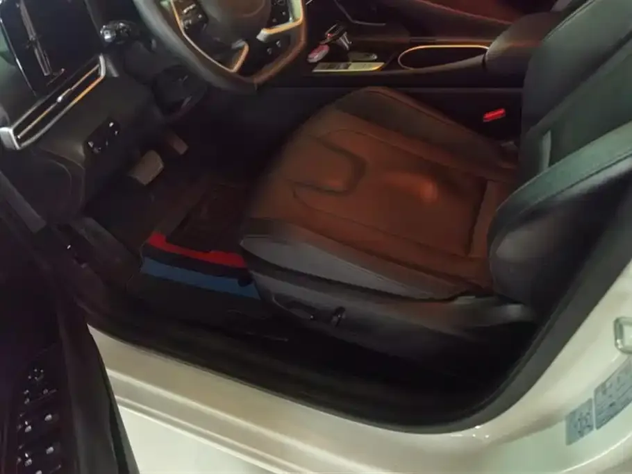 Hyundai Elantra 2023 из CN, фото 8