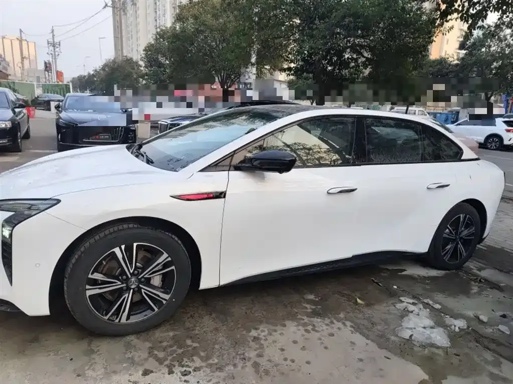 Hongqi EH7 2024 из CN, фото 10