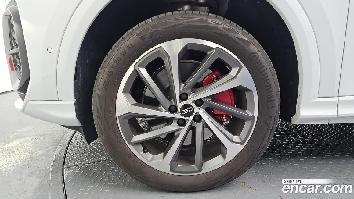 Audi Q5 2025 из KR, фото 10