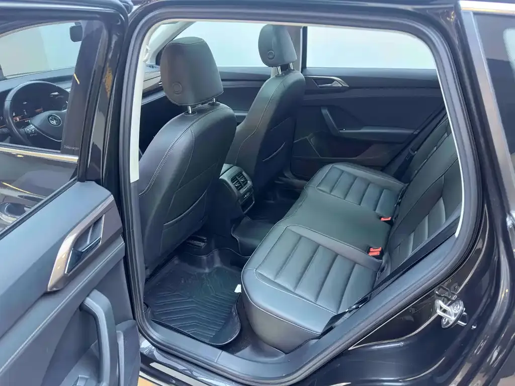 Volkswagen Tharu 2023 из CN, фото 8