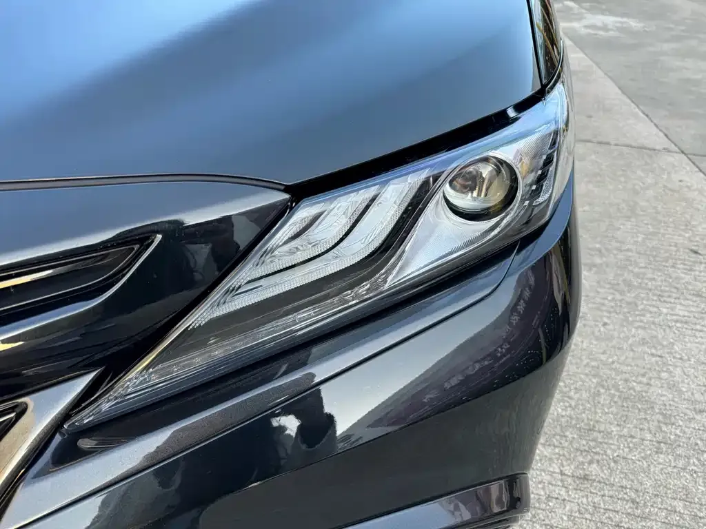 Toyota Camry — фото 3