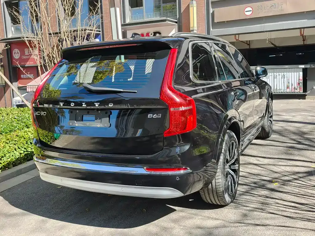 Volvo XC90 — фото 5