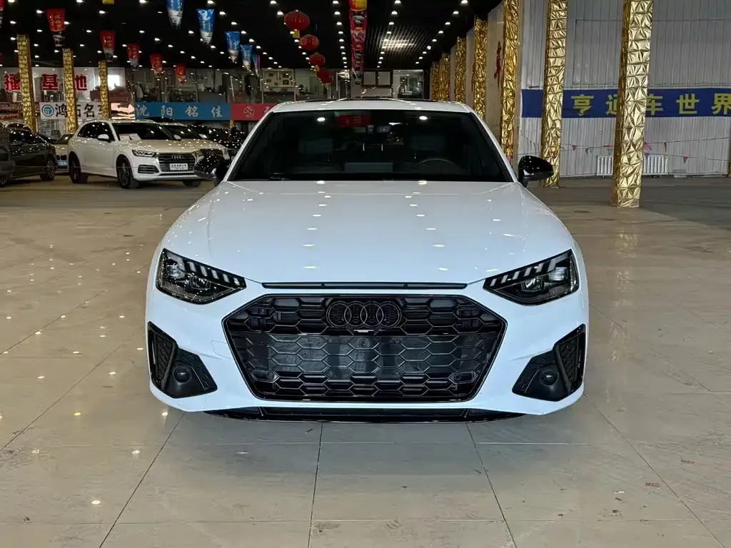 Audi A4L 2023 из CN, фото 1