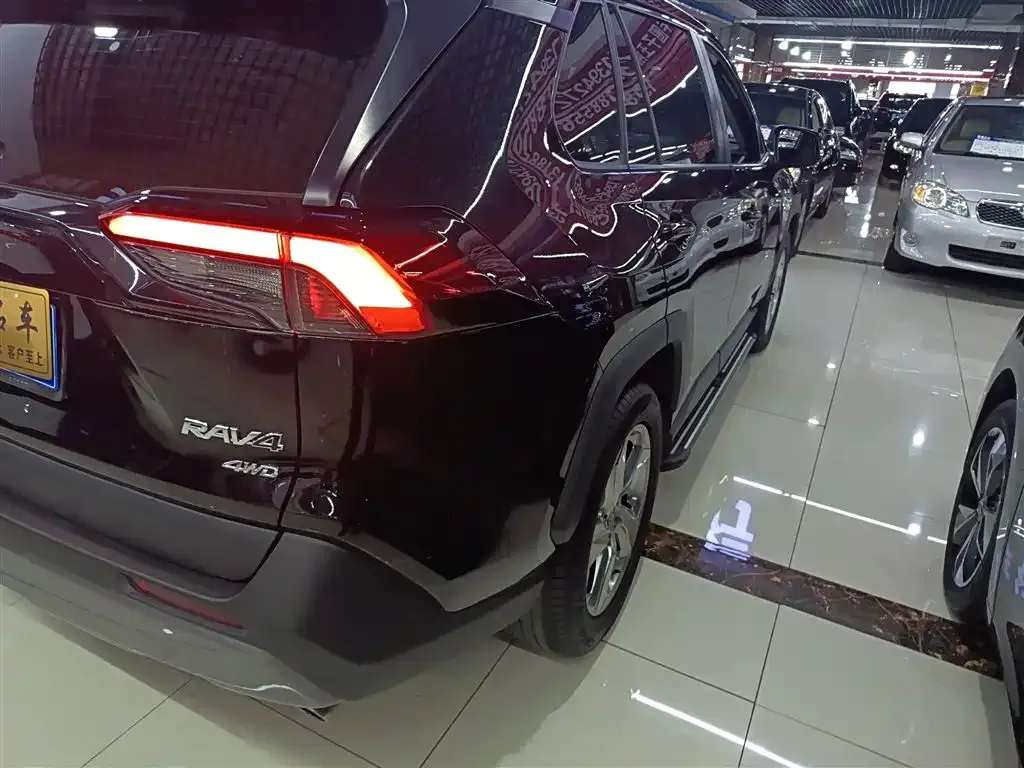 Toyota RAV4 2021 из CN, фото 5