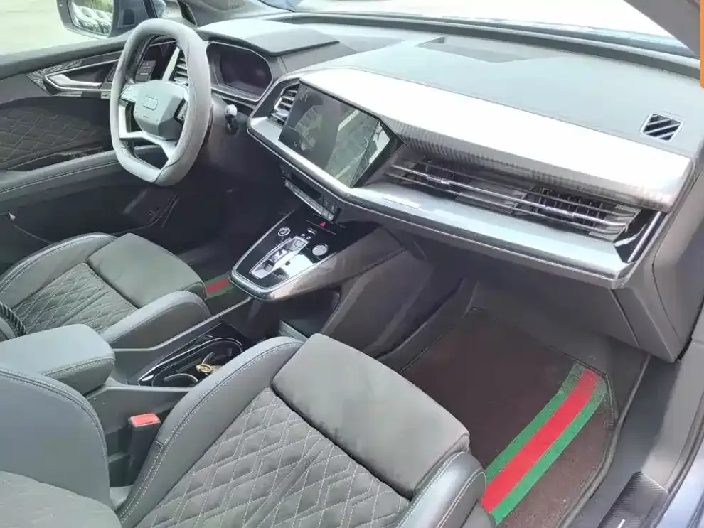 Audi Q4 e-tron — фото 10