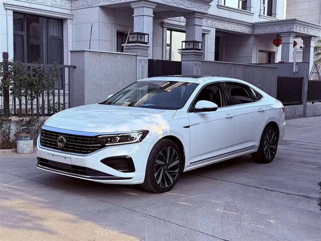 Volkswagen Passat 2023 из CN, фото 1