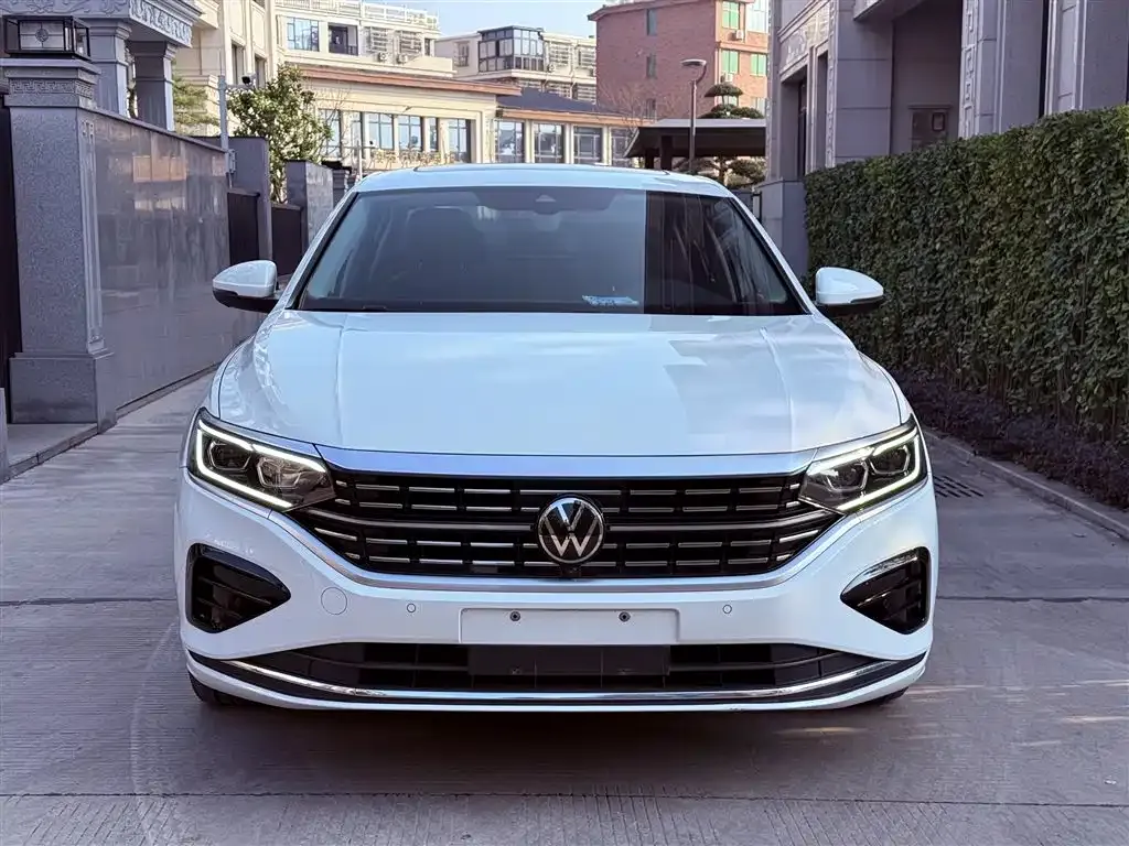 Volkswagen Passat 2023 из CN, фото 10