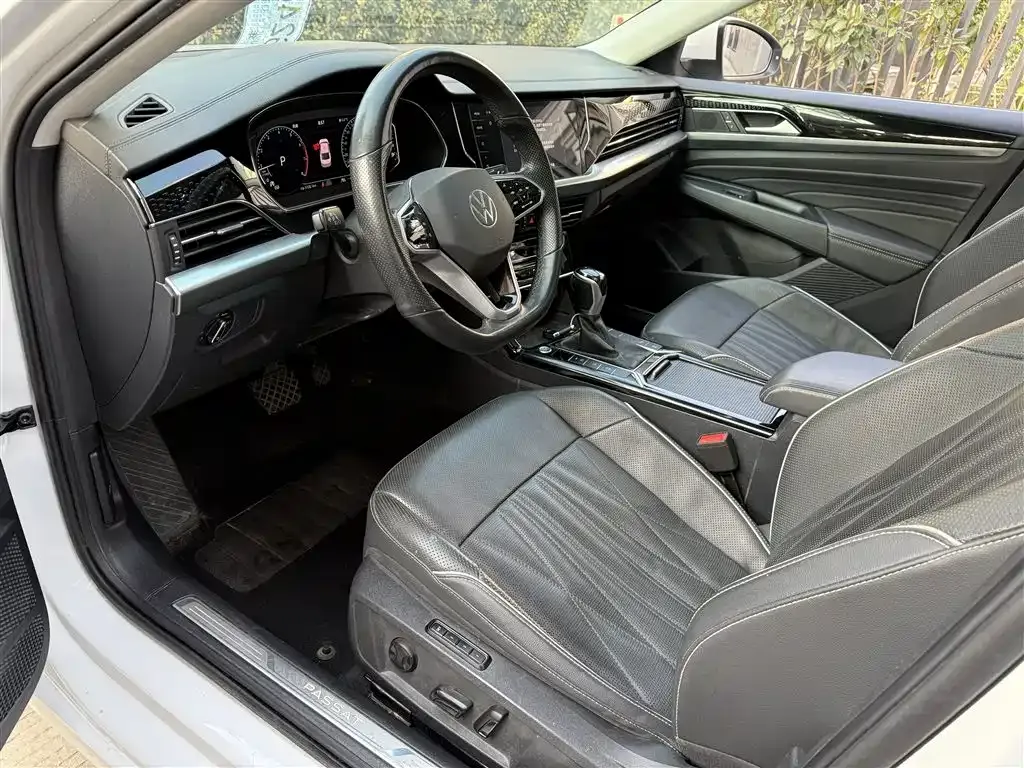 Volkswagen Passat 2023 из CN, фото 5