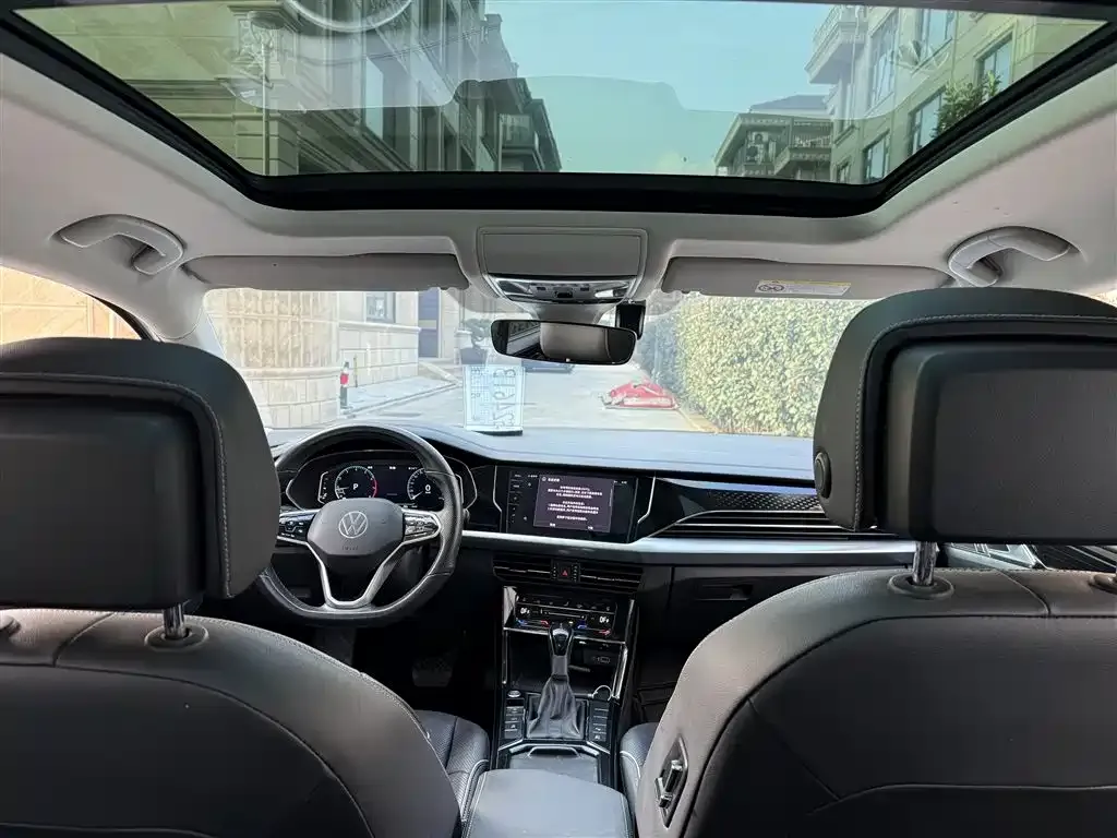 Volkswagen Passat 2023 из CN, фото 4