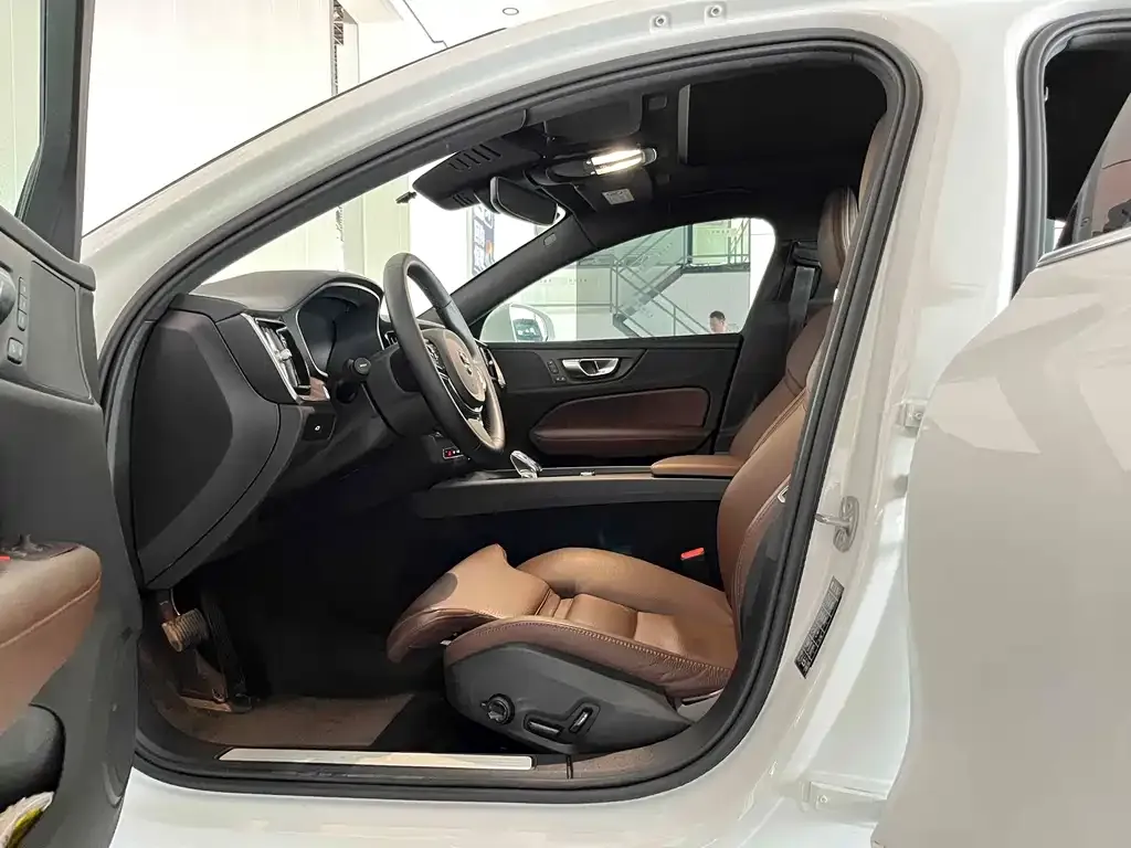 Volvo S60 2023 из CN, фото 10